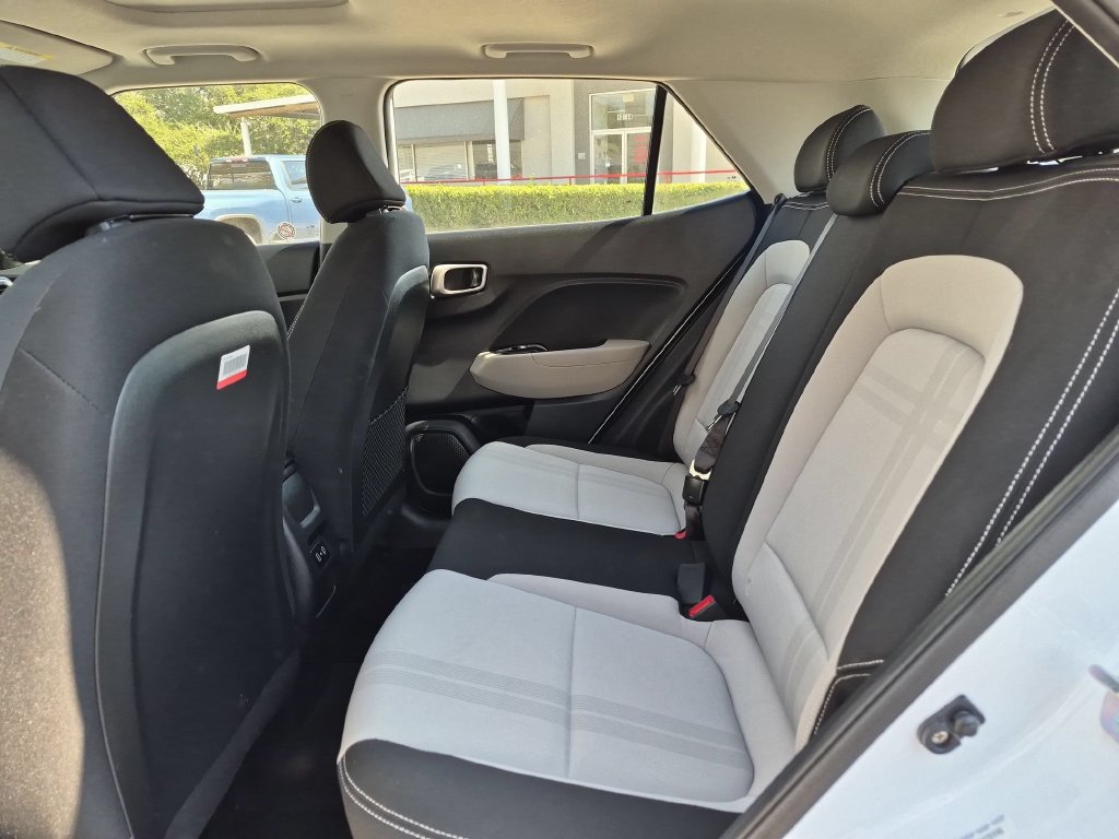 Used 2026 Hyundai Venue SEL FWD image 28