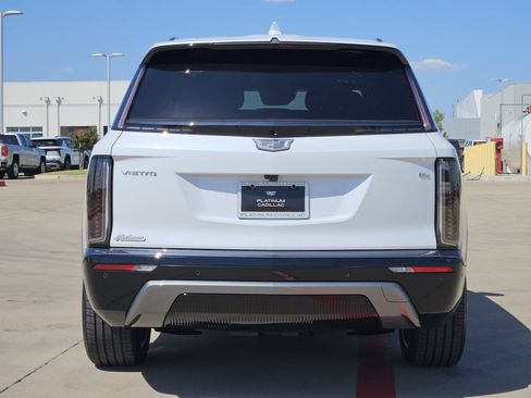 New 2027 Cadillac Vistiq Sport AWD/4WD image 8