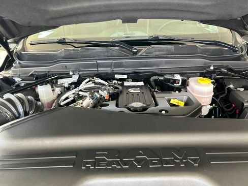 Used 2026 RAM 2500 Laramie AWD/4WD image 11