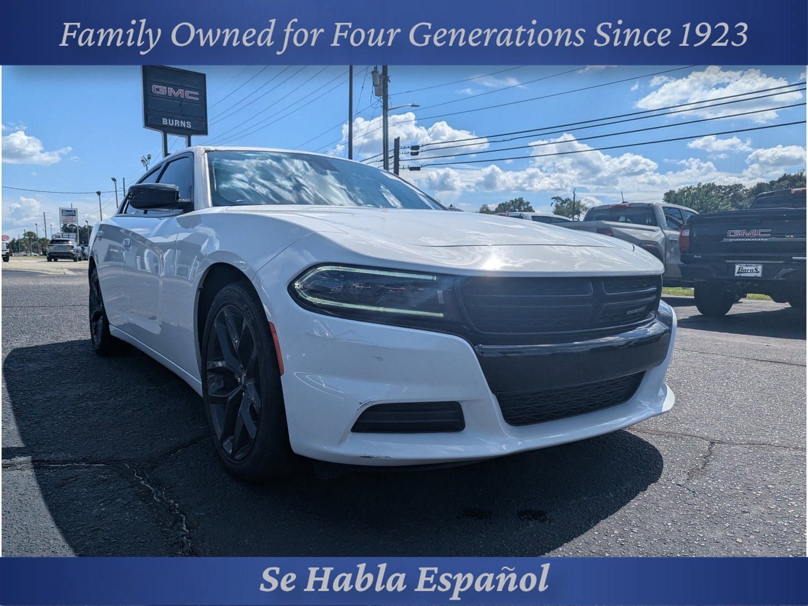 Used 2022 Dodge Charger SXT w/ Blacktop Package RWD image 1