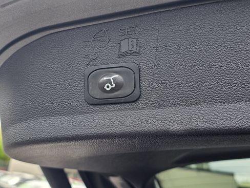 Used 2019 Ford Escape SEL AWD/4WD image 16