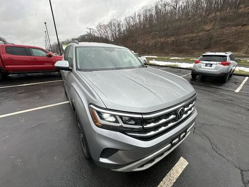 Used 2023 Volkswagen Atlas SE w/ Black Wheel Package image 11
