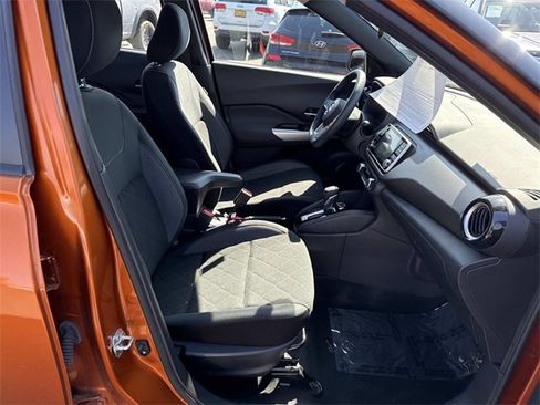 Used 2020 Nissan Kicks SV image 9