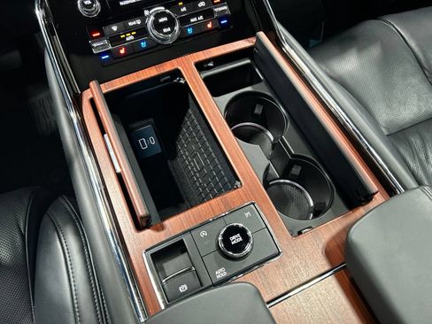 Certified 2024 Lincoln Navigator L Reserve AWD/4WD image 24