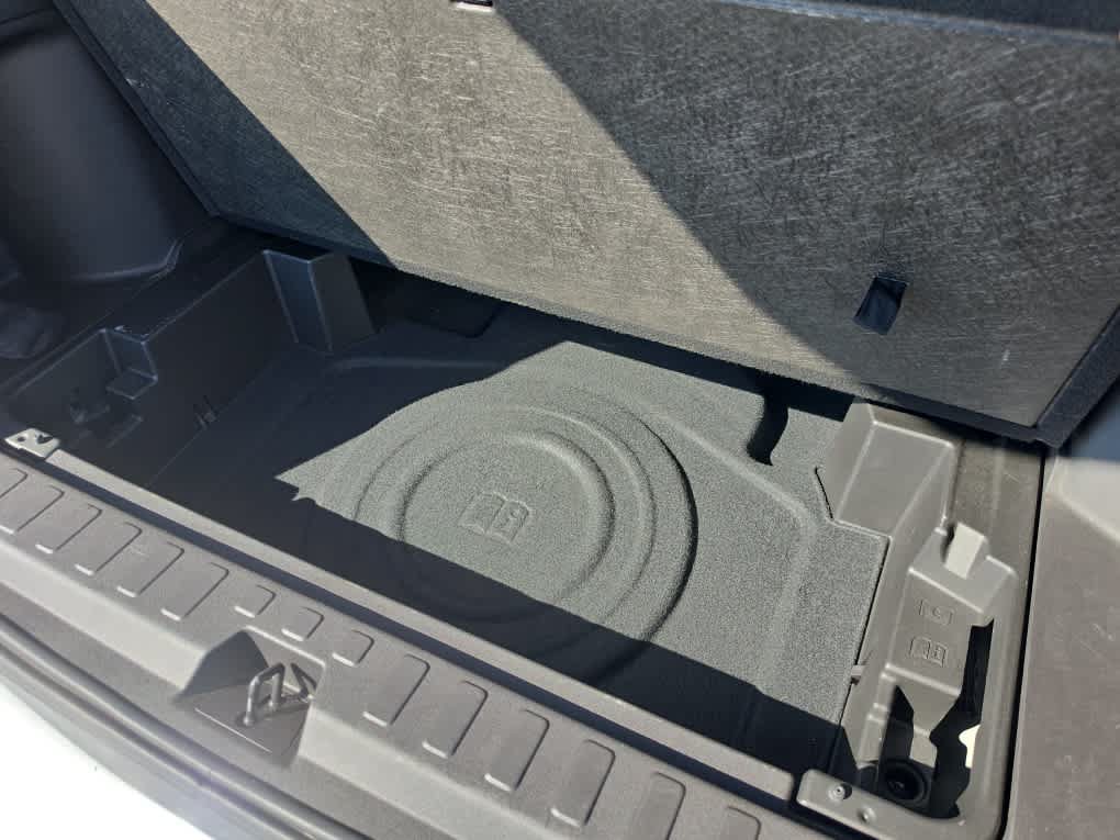 Used 2024 Chevrolet Equinox Premier w/ Redline Edition FWD image 33