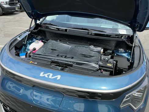 Used 2025 Kia Niro Wave FWD image 23