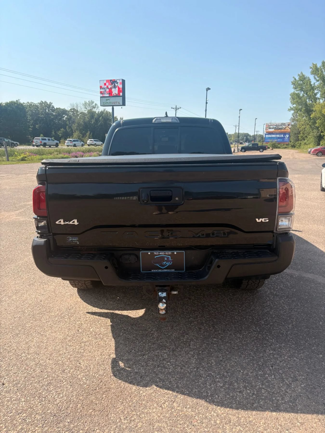 Used 2017 Toyota Tacoma SR5 w/ Tow Package AWD/4WD image 6