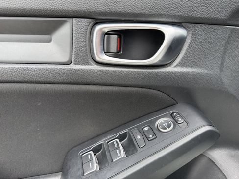 Used 2023 Honda Civic Sport image 11