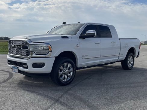 Used 2019 RAM 3500 Limited image 2
