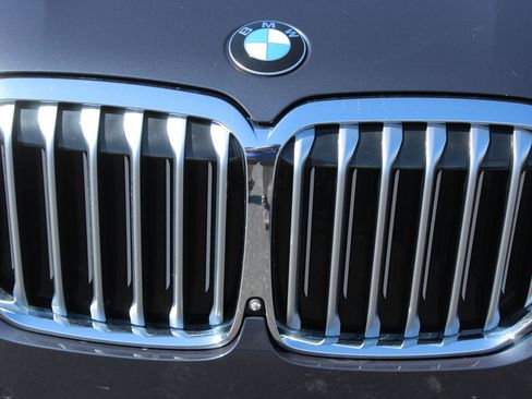 Used 2021 BMW X7 xDrive40i w/ Premium Package AWD/4WD image 10