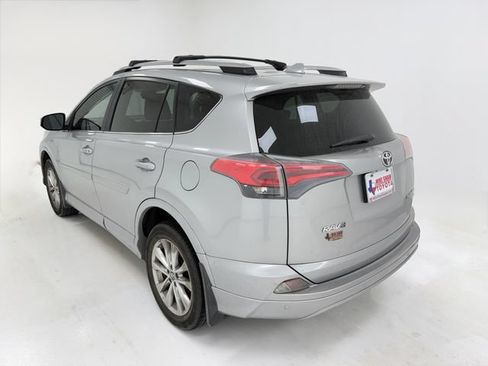 Used 2018 Toyota RAV4 Platinum FWD image 18