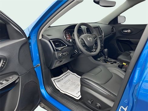 Used 2023 Jeep Cherokee Altitude Lux w/ Lux Elite Package image 8