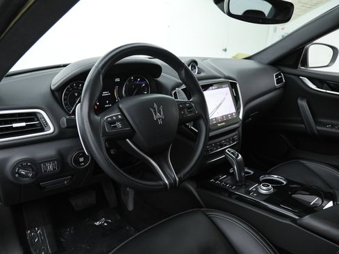Certified 2023 Maserati Ghibli Modena RWD image 16