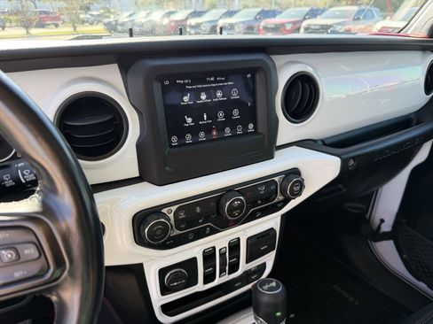 Used 2020 Jeep Wrangler Unlimited Sport S image 19