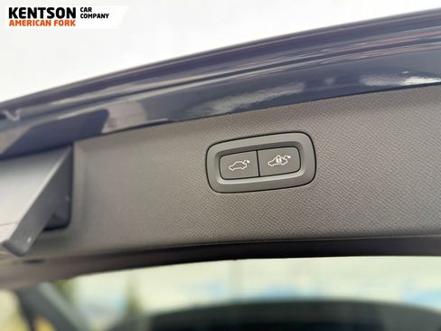 Used 2025 Volvo XC90 B6 Plus image 41