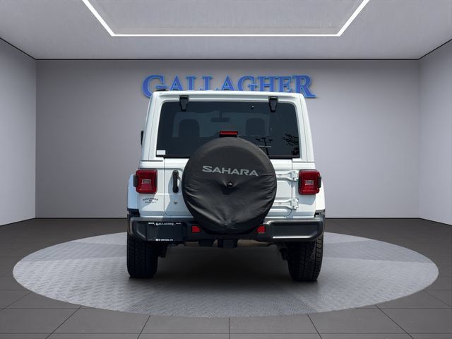 Used 2018 Jeep Wrangler Unlimited Sahara w/ Dual Top Group AWD/4WD image 6