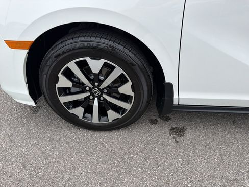 Used 2026 Honda Odyssey EX-L image 37