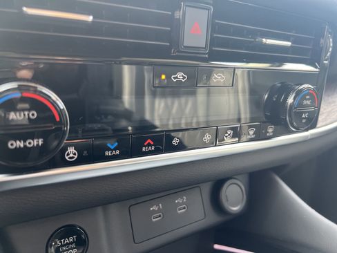 New 2026 Nissan Rogue Platinum image 34