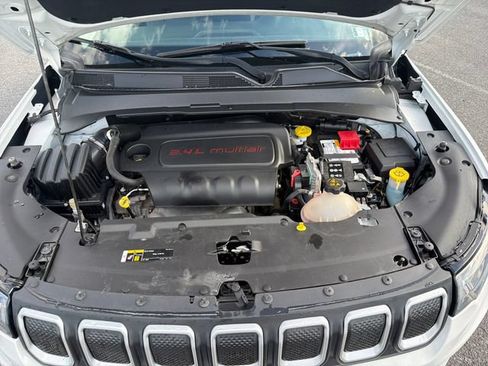 Used 2022 Jeep Compass Latitude AWD/4WD image 23