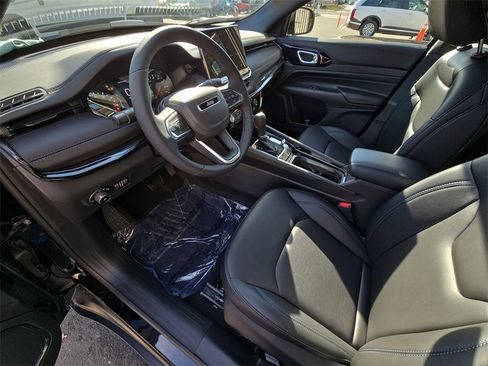 New 2026 Jeep Compass Limited image 17