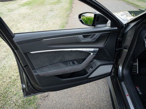 Certified 2024 Audi RS 6 performance AWD/4WD image 35