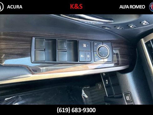 Used 2014 Lexus IS 250 w/ Luxury Package w/Gray Wood RWD image 36