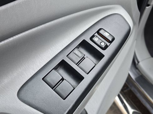 Used 2013 Toyota Tacoma Base image 28