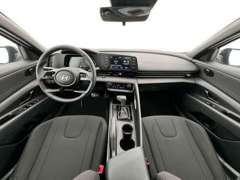 Certified 2025 Hyundai Elantra Sport image 13