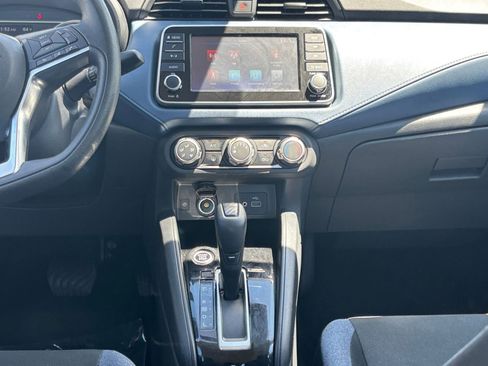 Used 2025 Nissan Versa SV FWD image 17