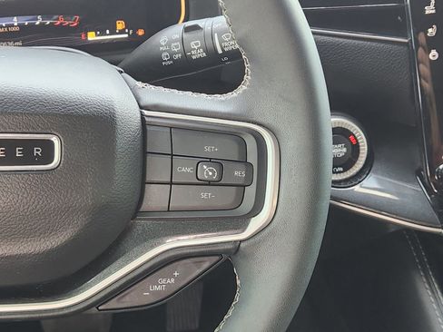 Used 2022 Jeep Wagoneer Series I w/ Premium Group I image 27