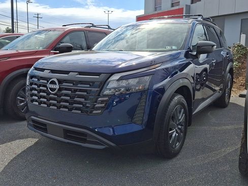 New 2026 Nissan Pathfinder SV image 3