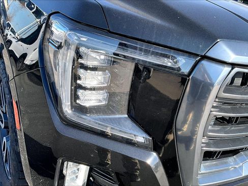 Used 2021 GMC Yukon AT4 w/ AT4 Premium Plus Package image 32