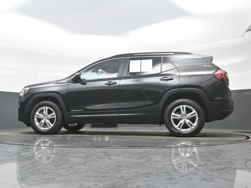 Used 2022 GMC Terrain SLE w/ Driver Convenience Package image 25