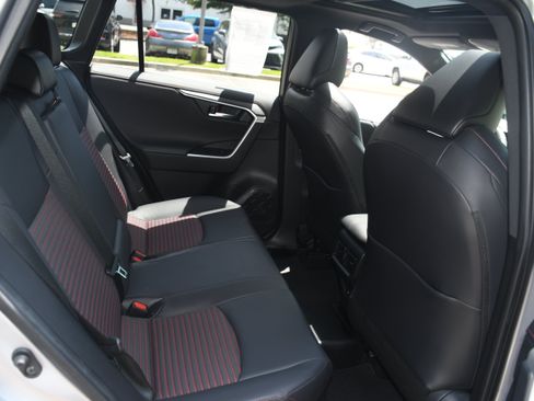 Certified 2021 Toyota RAV4 XSE w/ Weather Package AWD/4WD image 19