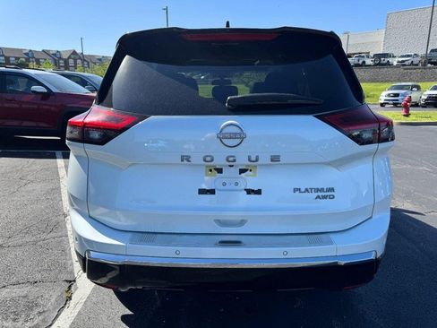 Used 2024 Nissan Rogue Platinum AWD/4WD image 4