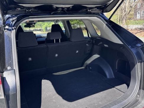 Used 2019 Toyota RAV4 LE AWD/4WD image 11
