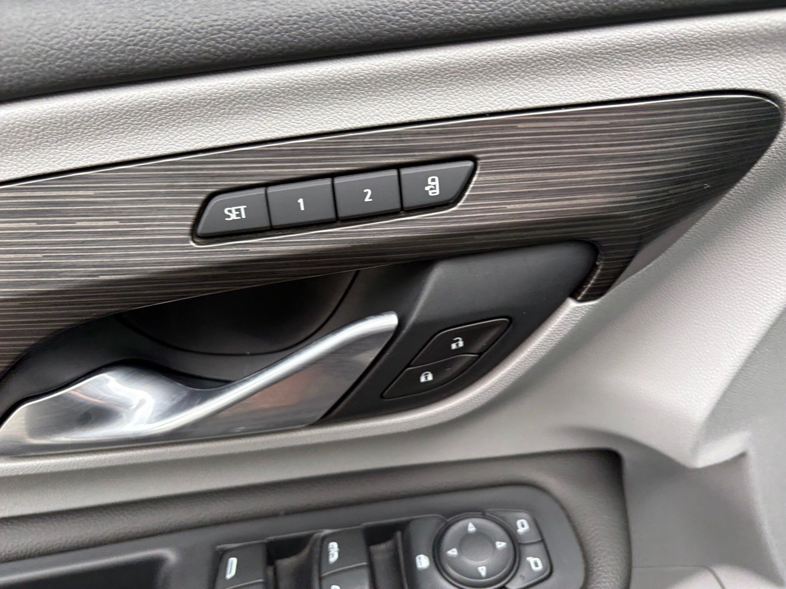 Used 2020 GMC Terrain SLT w/ Preferred Package FWD image 18
