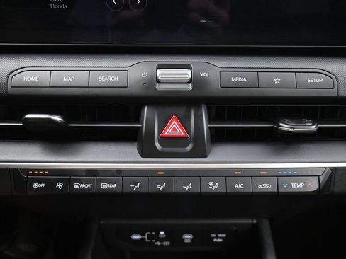 Used 2025 Kia K4 FWD image 13