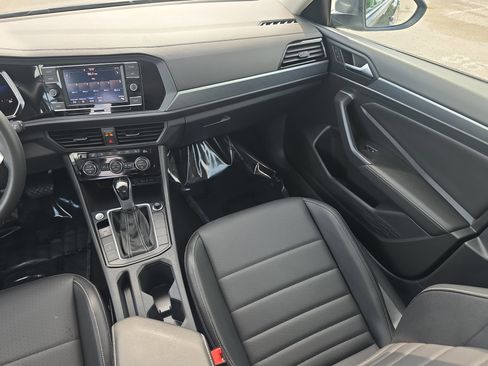 Used 2022 Volkswagen Jetta SE w/ Panoramic Sunroof Package FWD image 20