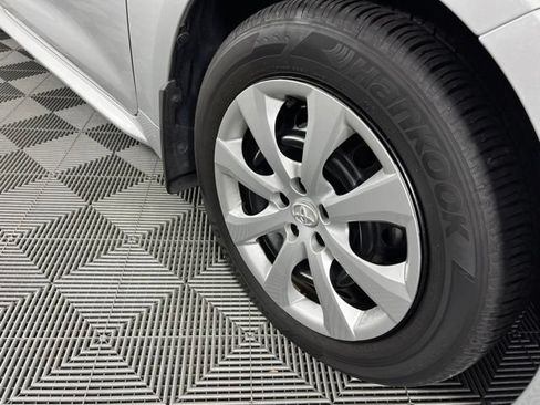 Used 2025 Toyota Corolla LE FWD image 16