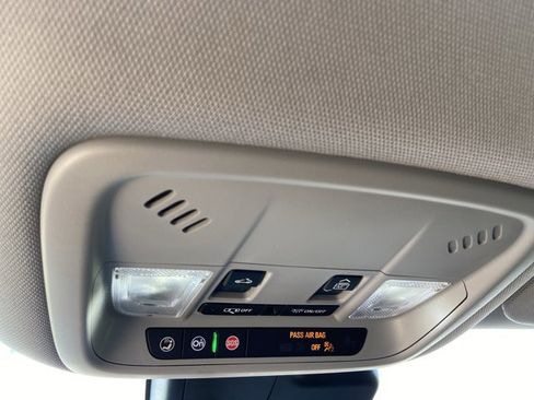 Used 2023 Chevrolet Malibu LT image 43