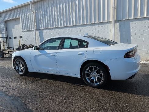 Used 2017 Dodge Charger SXT w/ Driver Confidence Group image 4