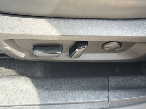 Used 2024 Mitsubishi Outlander SE AWD/4WD image 19