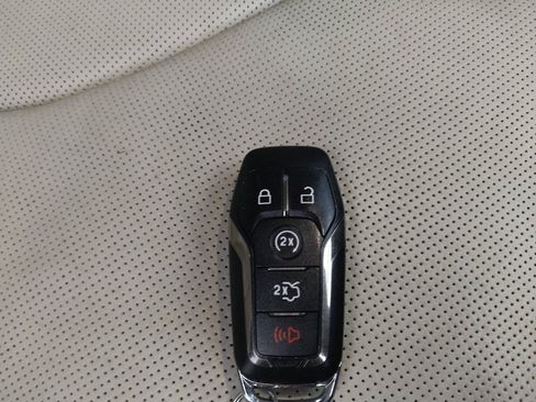 Used 2016 Lincoln MKX Reserve w/ Luxury Package image 32