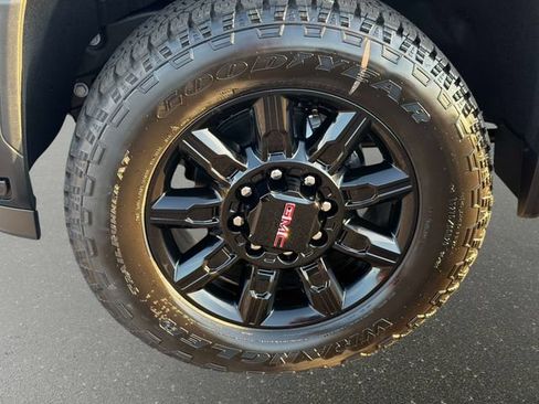 New 2026 GMC Sierra 2500 AT4 w/ AT4 Premium Plus Package AWD/4WD image 10