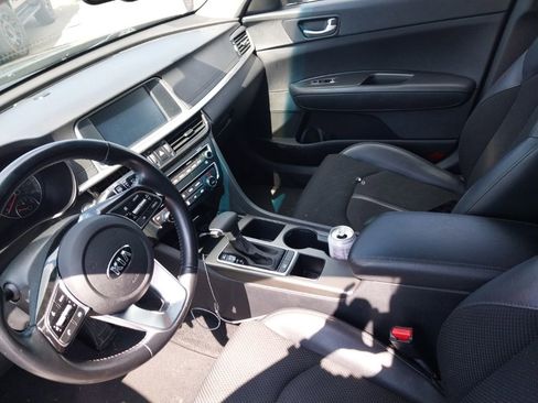 Used 2019 Kia Optima S FWD image 9