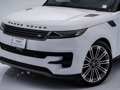 Used 2024 Land Rover Range Rover Sport SE image 4