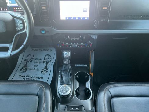 Used 2023 Ford Bronco Badlands w/ Sasquatch Package image 11