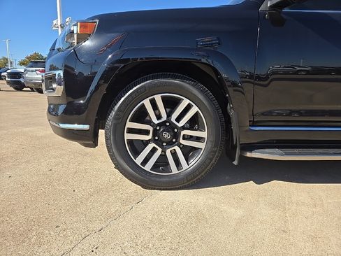 Used 2020 Toyota 4Runner Limited image 15