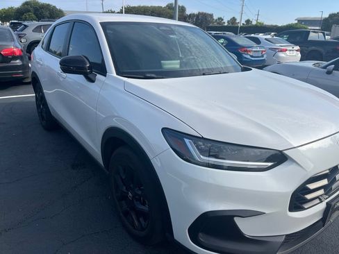 Used 2024 Honda HR-V Sport image 3